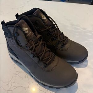 Columbia Men’s Brown Waterproof Hiking Boots Size 11